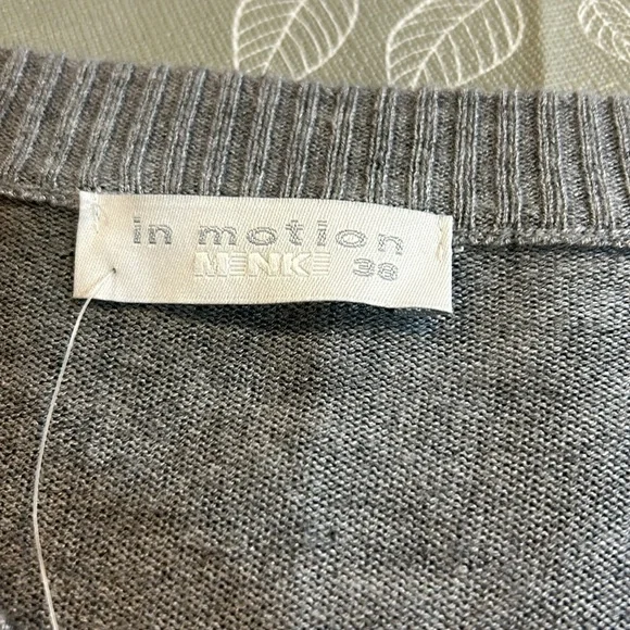 Ladies In Motion Cardigan. - Picture 3 of 6